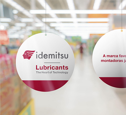 Placas de sinalização Idemitsu em ponto de venda